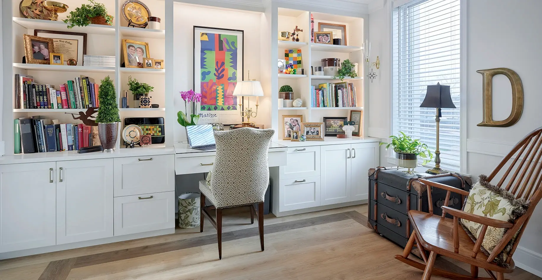 Desk and book shelfs with chair